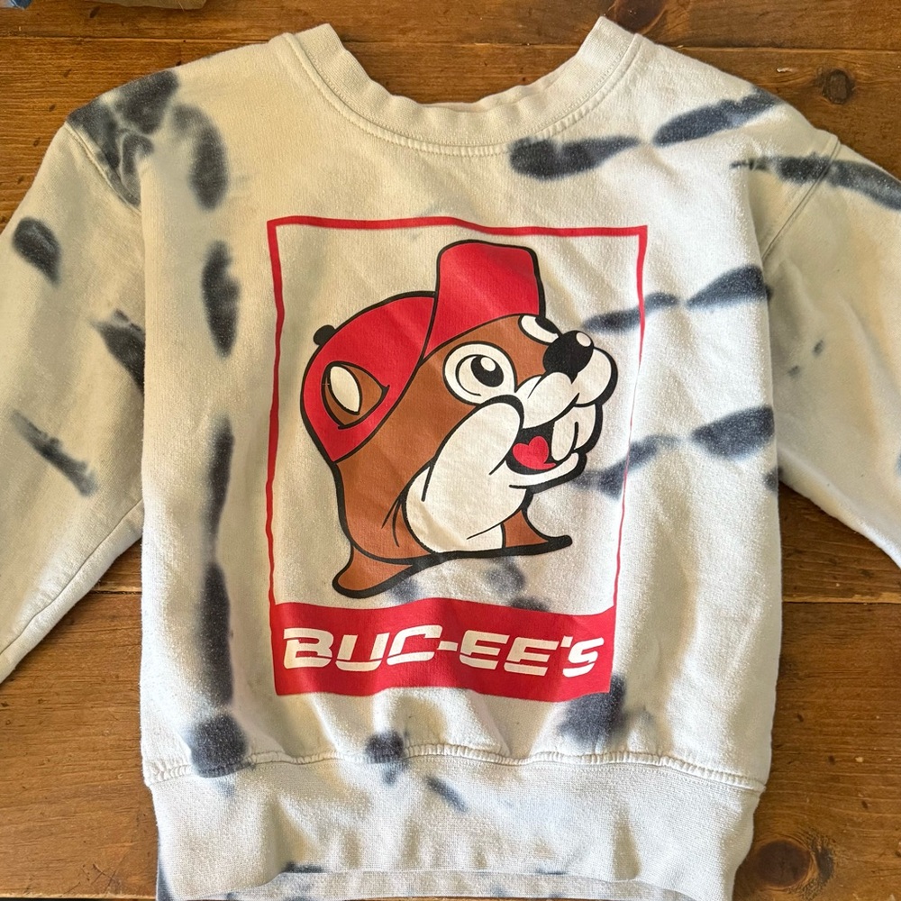 Buccees Kids Tie-Dye Sweatshirt
